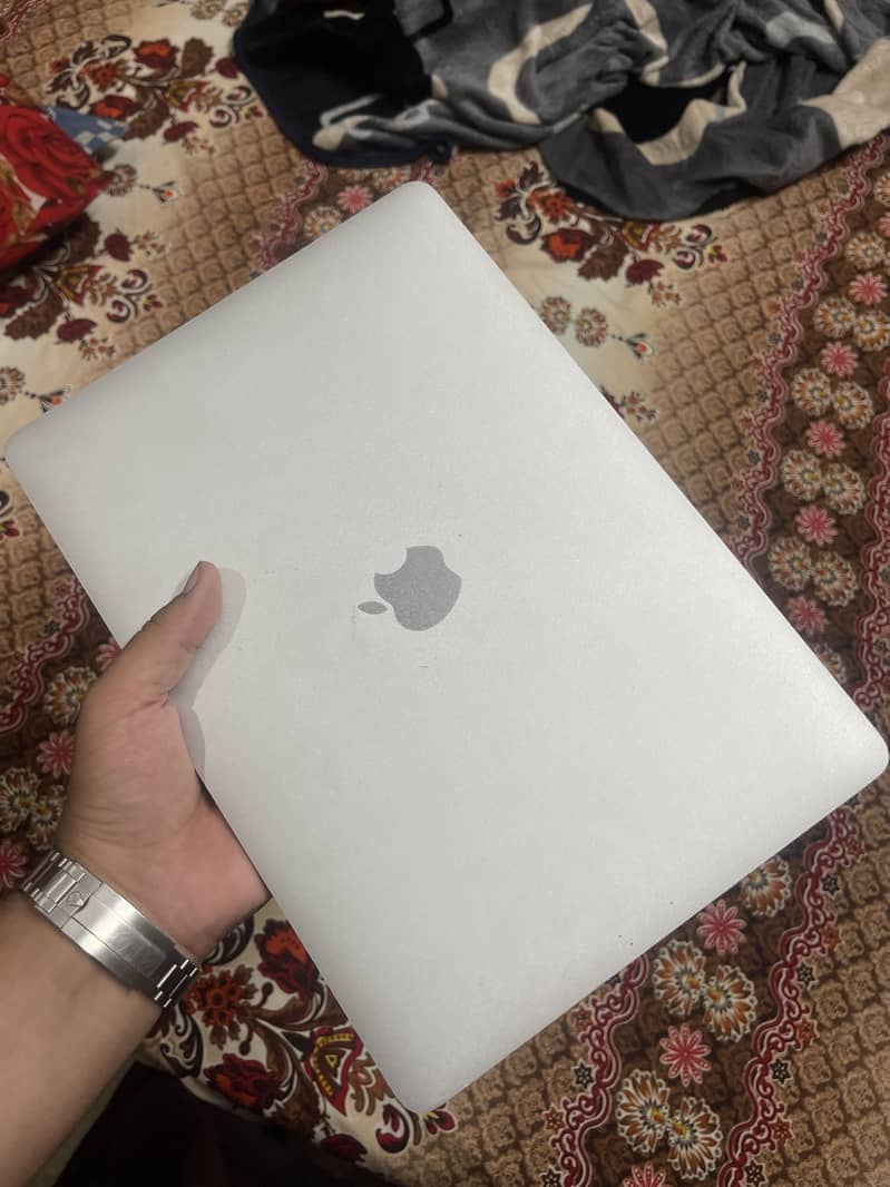 Macbook pro 2016 13 inch 16/512 8