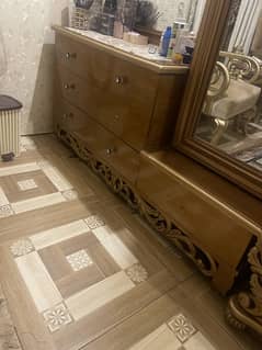 Double dressing table