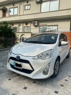 Toyota Aqua S 2015