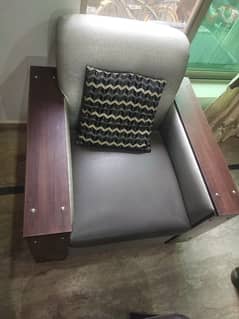 5 Seater sofa with Good Condition