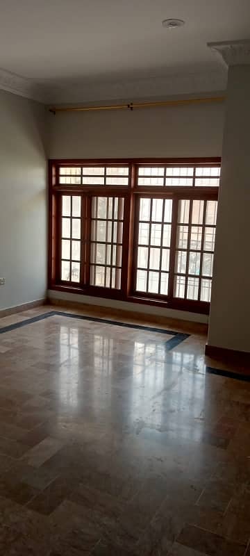 Upper Portion Of 400 Square Yards Available In Gulshan-e-Iqbal - Block 10 0