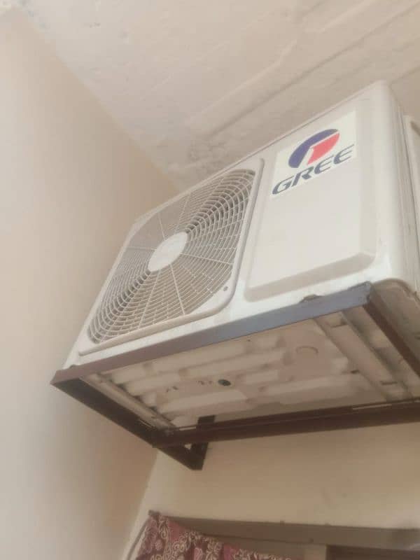 Gree Ac Brand new Condition 8