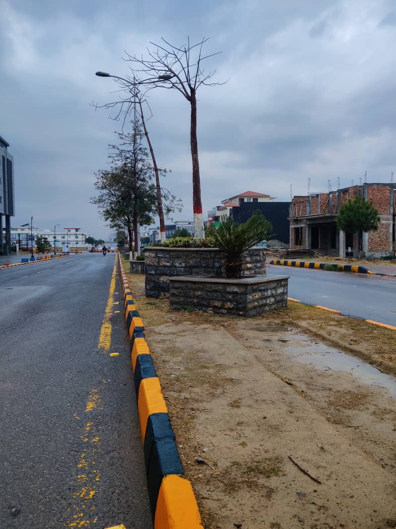 F. 17 T&T 35*70 PLOT FOR SALE ON GOOD LOCATION FIRST COME FIRST AVAIL THIS BIG OPERTUINTY 8