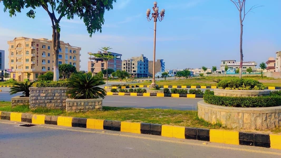 F. 17 T&T 35*70 PLOT FOR SALE ON GOOD LOCATION FIRST COME FIRST AVAIL THIS BIG OPERTUINTY 5