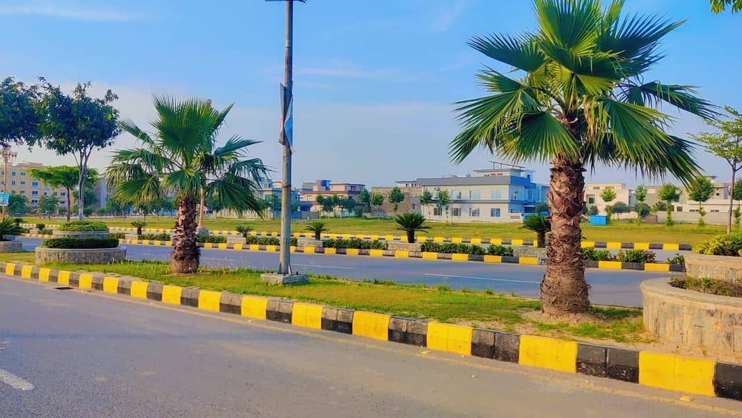 F. 17 T&T 35*70 PLOT FOR SALE ON GOOD LOCATION FIRST COME FIRST AVAIL THIS BIG OPERTUINTY 13