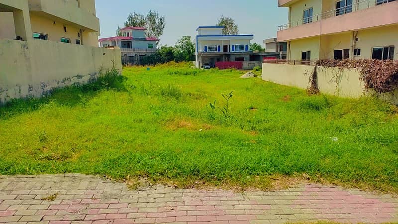 F. 17 T&T 35*70 PLOT FOR SALE ON GOOD LOCATION FIRST COME FIRST AVAIL THIS BIG OPERTUINTY 17