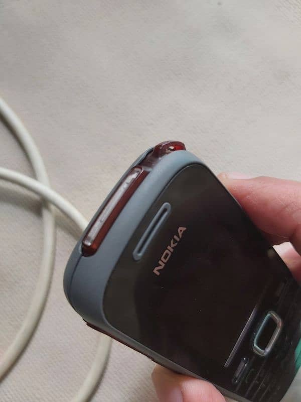 Nokia 1661 keypad Device 2