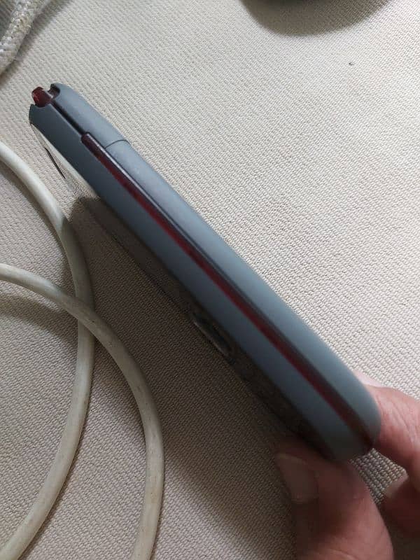 Nokia 1661 keypad Device 4