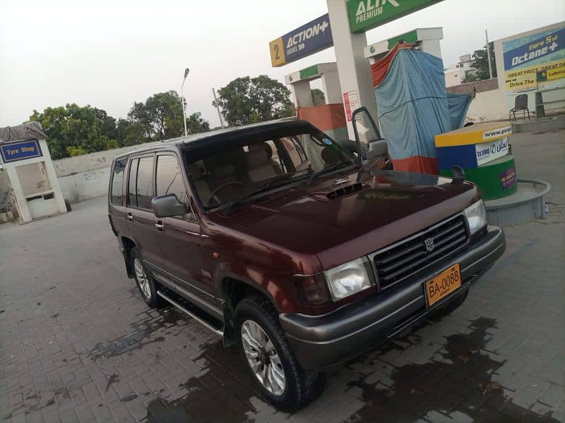 Isuzu Trooper 1994 available for sale. . 0307.603 4750 1