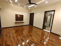 Vinyl Flooring / Wooden Floor / Fluted Panel / Wallpaper/ Blinds/Gras