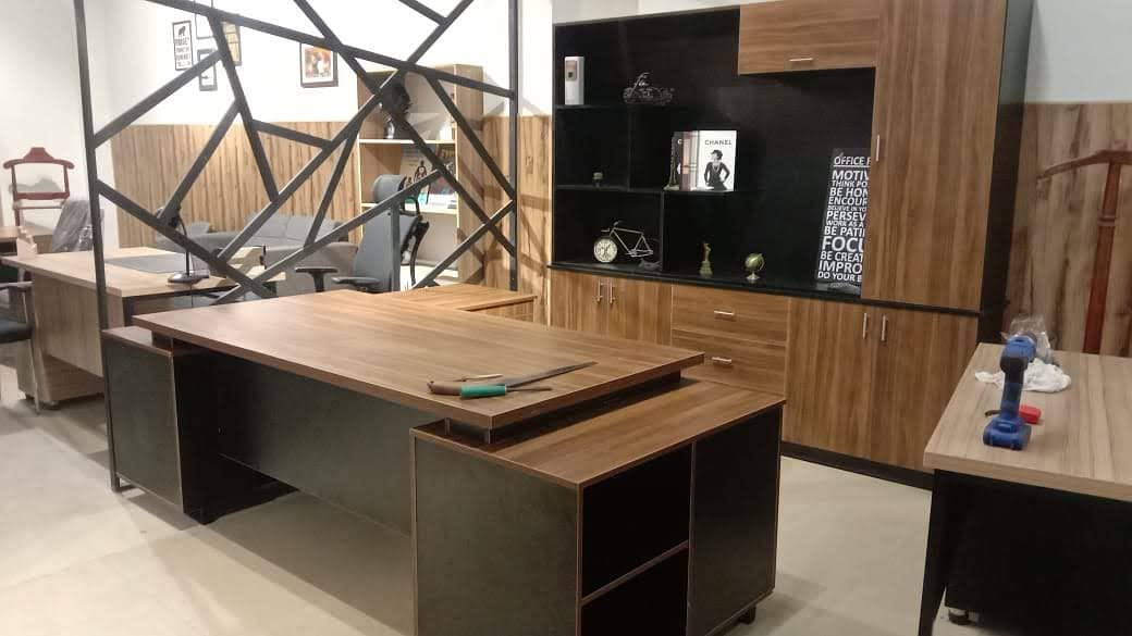 Executive Table/CEO Table/Executive Chair/Office Table 1