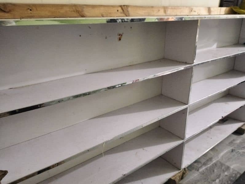 Shopes reception tables or Almari he Billul fresh condition he 0