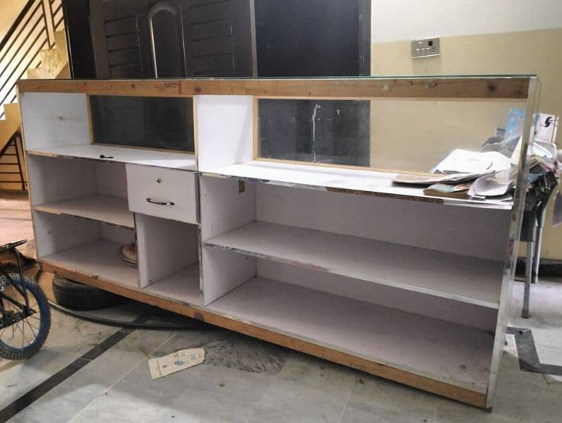 Shopes reception tables or Almari he Billul fresh condition he 1