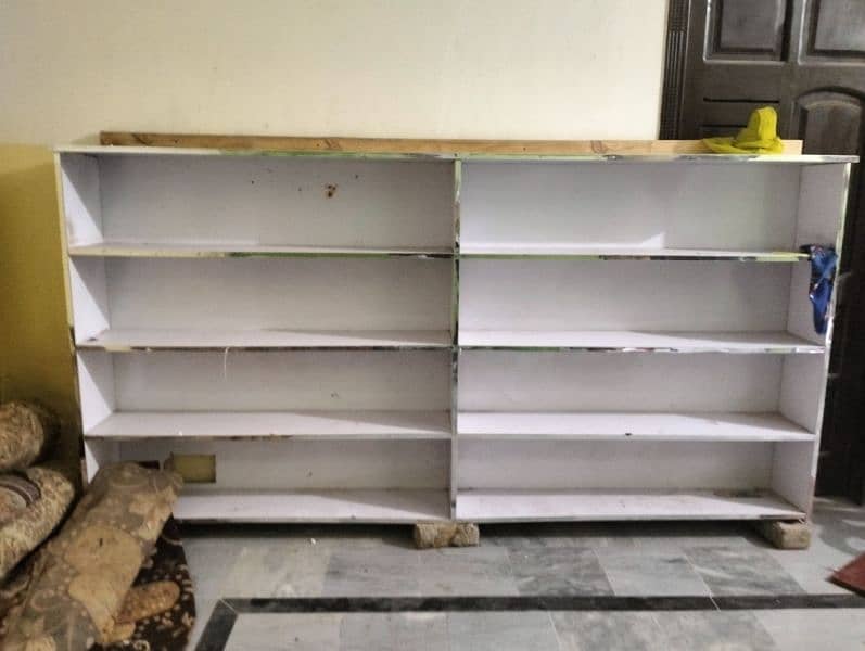 Shopes reception tables or Almari he Billul fresh condition he 3
