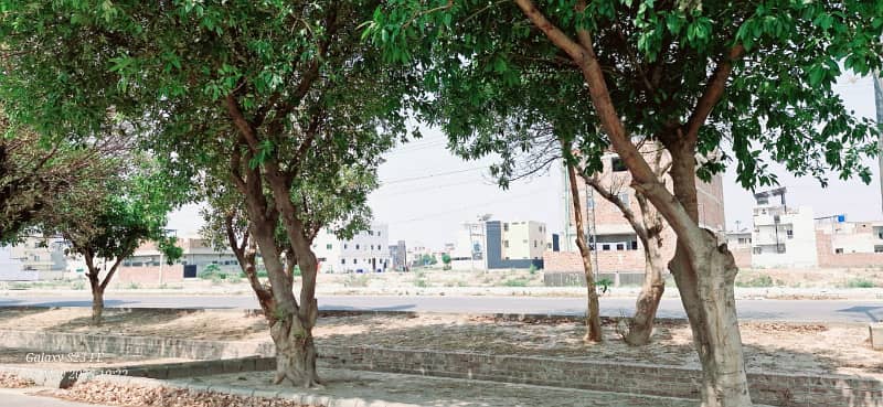 On 60 Feet Road 10 Marla Corner Plot Near Park Mosque And Commercial Market For Sale In C Block LDA Avenue 1 Lahore 1