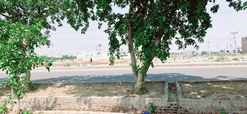On 60 Feet Road 10 Marla Corner Plot Near Park Mosque And Commercial Market For Sale In C Block LDA Avenue 1 Lahore 13