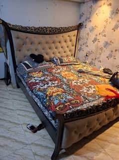 King Size Bed including matress and Dressing table in good condition