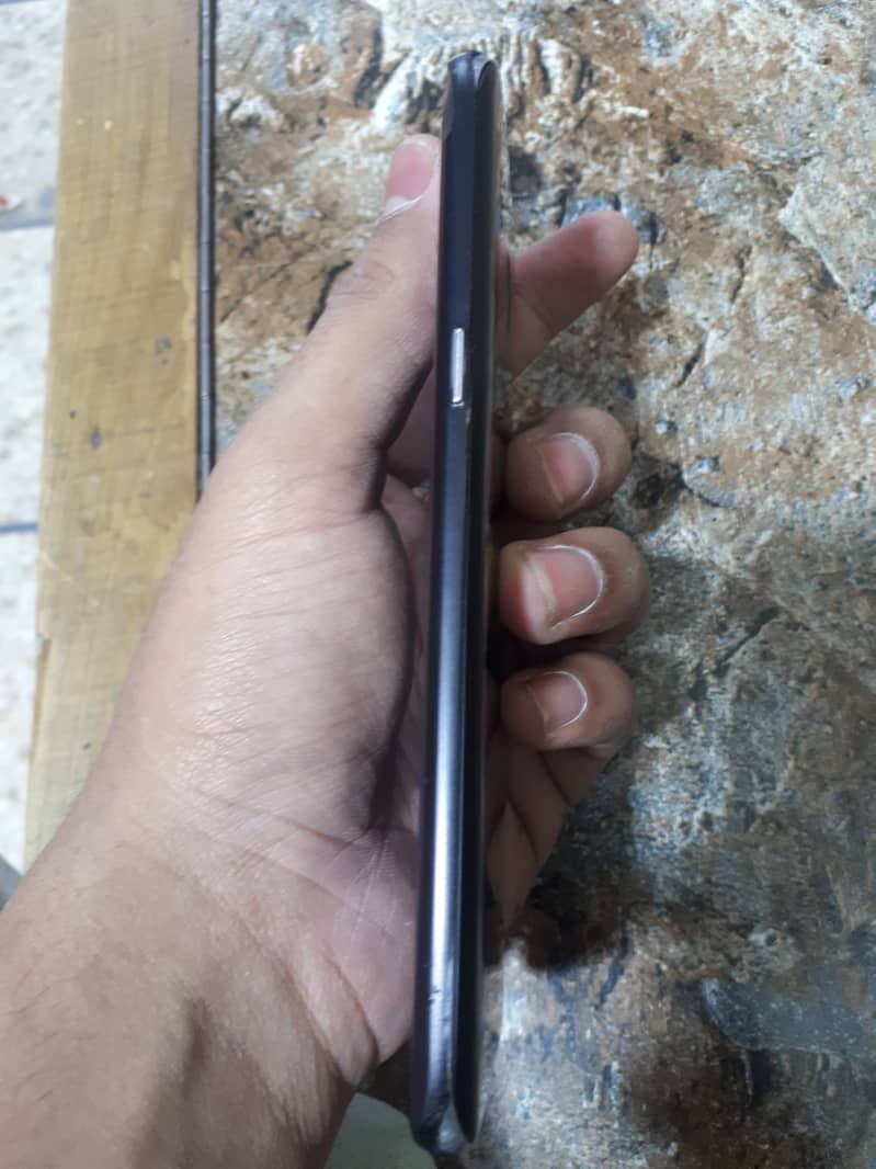 Samsung S8 non pta doted panel with line but smooth working 2