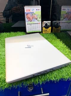 HP 745 G5