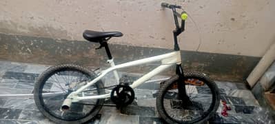 Stylish Used BMX Cycle for Sale – Perfect for Adventure!