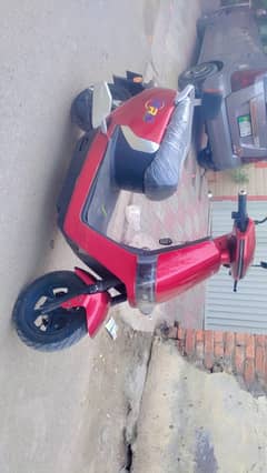 Crown EV Pro Scooty 2025 | Lithium Battery