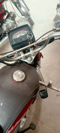 moter cycle selling New Canadian bike ride new condition bike