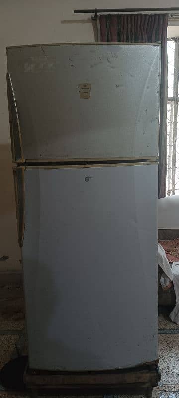 Dawlance fridge full size net and clean condition 0