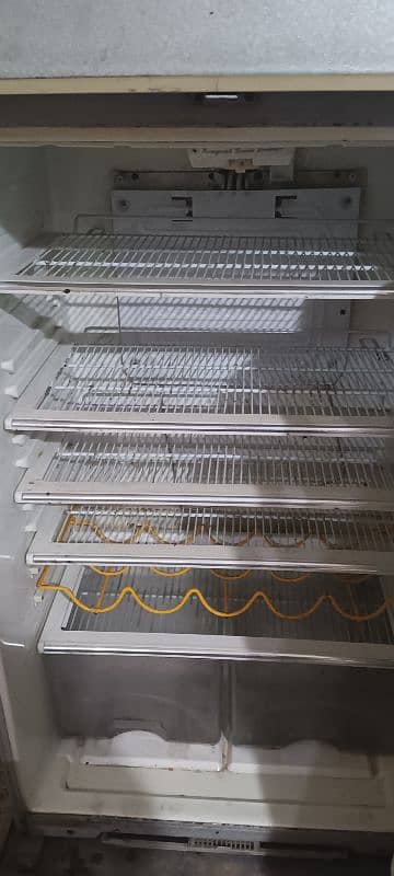 Dawlance fridge full size net and clean condition 1