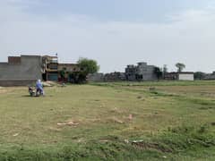 60 marla plot available in Kareem pura,chak jamal road