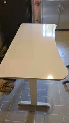Computer Gamming Table in white MDF