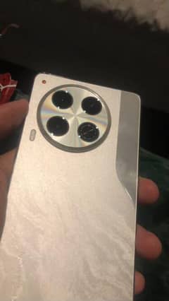 Tecno Camon 30