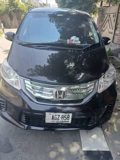 Honda Freed 2012/13. aur no 18 ka laga hi. 030064744five 6.