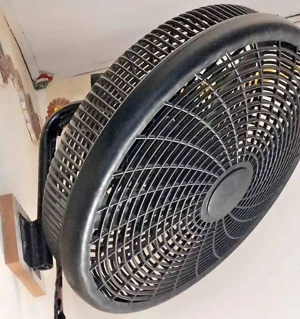 12 Volt AC DC Solar Battery Wall Bracket Fan Stand Fan 1