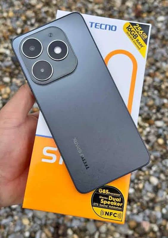 spark 20 full box 8 256 only call O3O7O8IO563 LOCATION JARANWALA 0