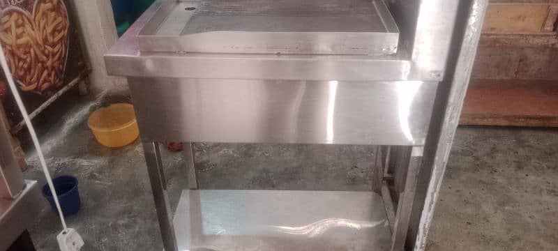 French fries counter & zinger hot plate 14