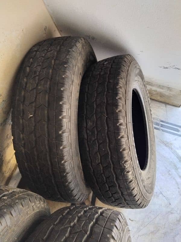 BRIGSTONE 195R 15C TYES 5000KMS DRIVEN  ONLY 0