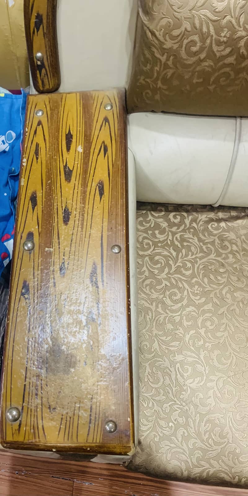 complete sofa set with good condition 1