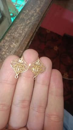 gold earrings