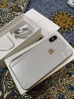 Iphone XS 256 gb Factory unlocked Non PTA with box