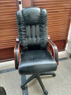 5 Executive Chairs for sale in Bahria Town Lahore