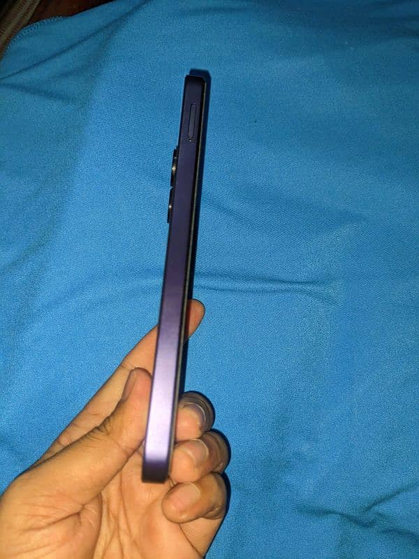 Dcode sigl4 for sale 4/128 only 2 month use 8