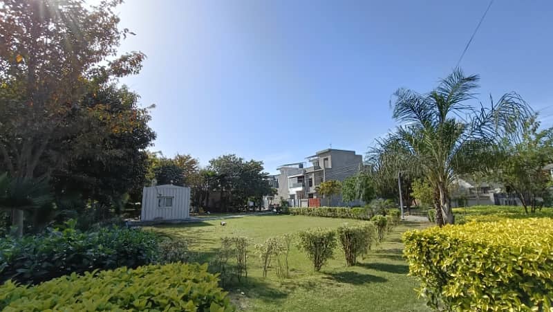3-Marla Ready-for-Possession Plot in Charagh Block, SA Gardens Phase 2 Unique Location! 25
