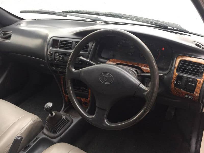 Toyota Corolla XE 1999 6