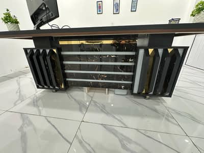 Executive Table for sale | Brand New | Two visitor chairs