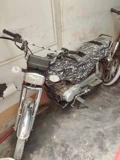 United 125
