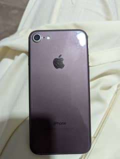 10/9 condition h pta h 32 gb oor koi msla nhi