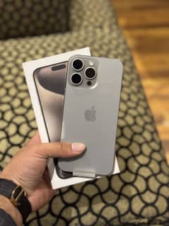 iPhone 15 pro max FACTORY UNCLOCK 256gb