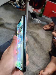 I phone 11pro max 256 gb dual pta 76 health lcd m miner sport h