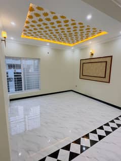 9400 Sqft Commercial Space Main MM Alam Rd