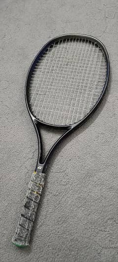 YONEX